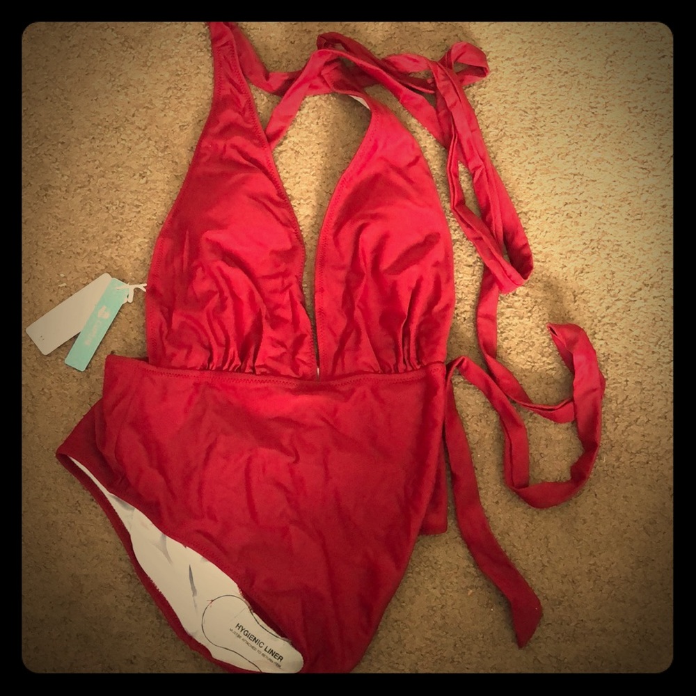 NWT Cupshe 1-piece wine-colored swimsuit
